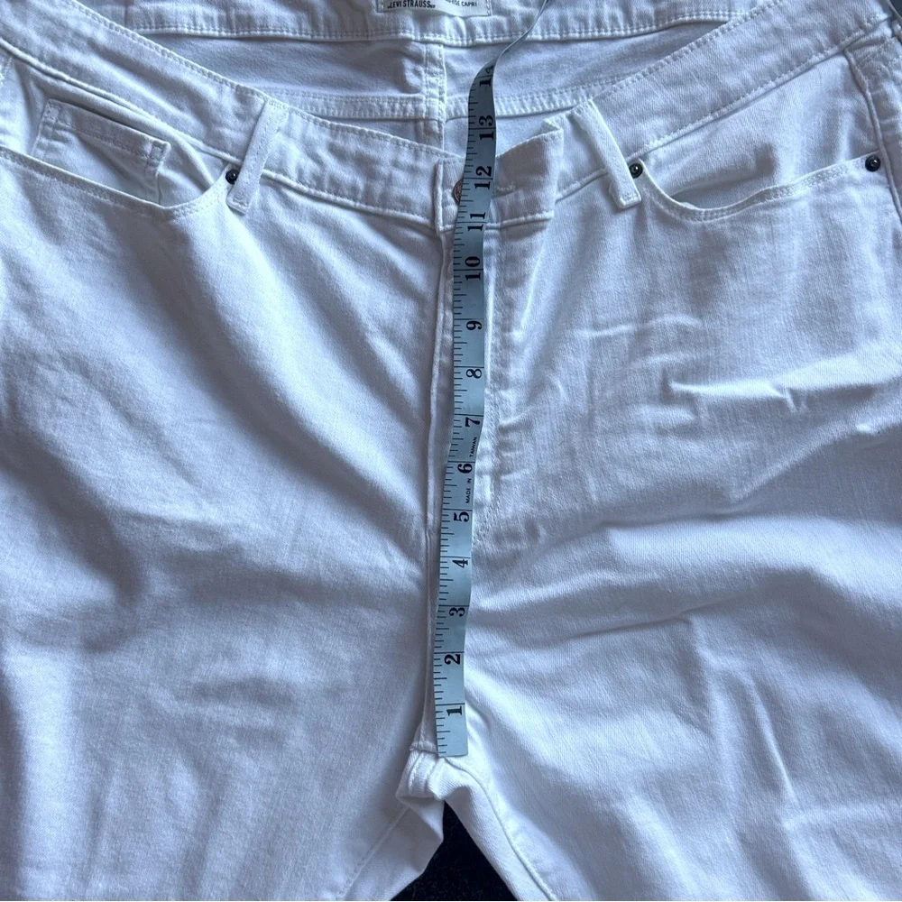 Levi Strauss Signature Mid-Rise Capri - Size 18W - Picture 8 of 9